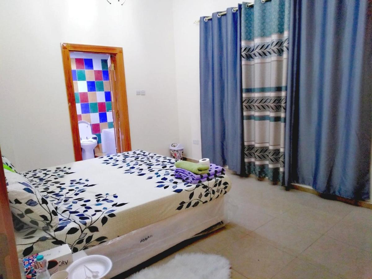 Bright Sunshine Holiday Home Shared Apartments Dubai Esterno foto