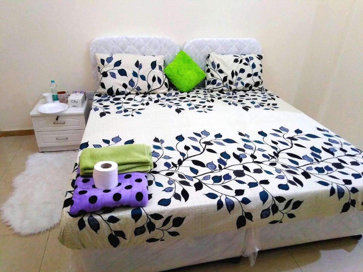 Bright Sunshine Holiday Home Shared Apartments Dubai Esterno foto